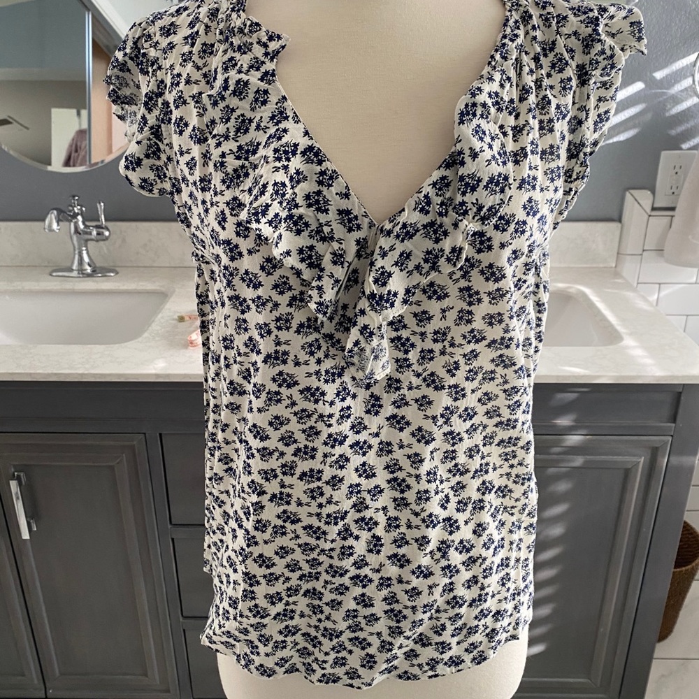 Velvet by Graham & Spencer floral blouse XS